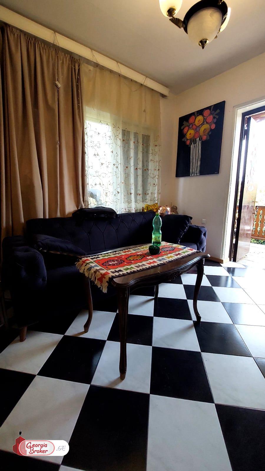 იყიდება ახალი გარემონტებული 5 ოთახიანი სახლი წეროვანში